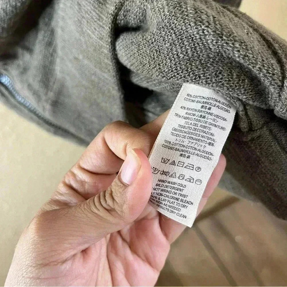 Free people green vest zippered size small fits a medium - Picture 4 of 4